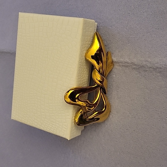 Vintage GoldTone Monet Brooch